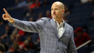 Bob Huggins to face friend, former assistant in Andy Kennedy, as WVU travels to UAB